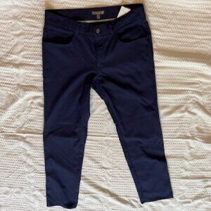 Peter Millar e66 Pants Size 32 waist; 32 inch length.  Navy